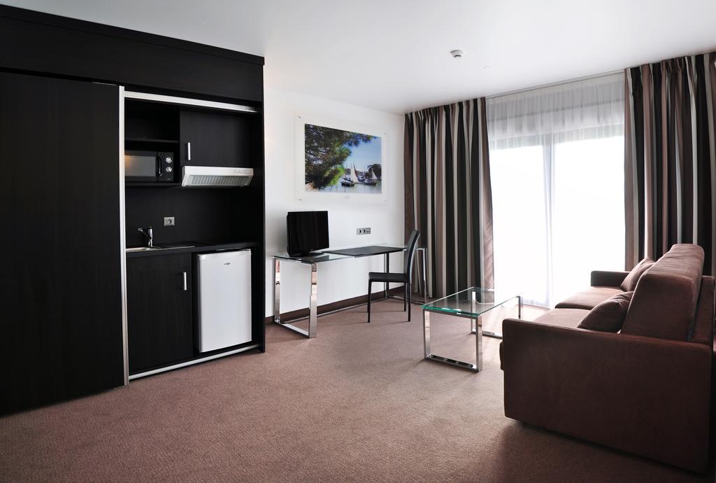 Golden Tulip Pornic Suites- Appart Hotel Ngoại thất bức ảnh