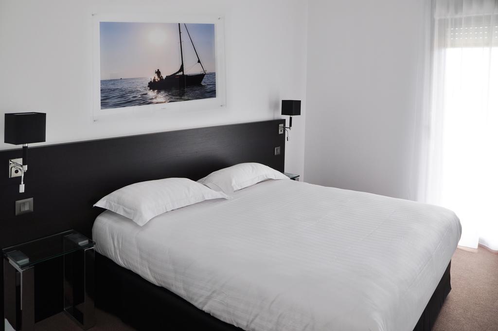 Golden Tulip Pornic Suites- Appart Hotel Ngoại thất bức ảnh
