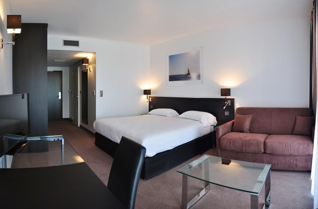 Golden Tulip Pornic Suites- Appart Hotel Ngoại thất bức ảnh