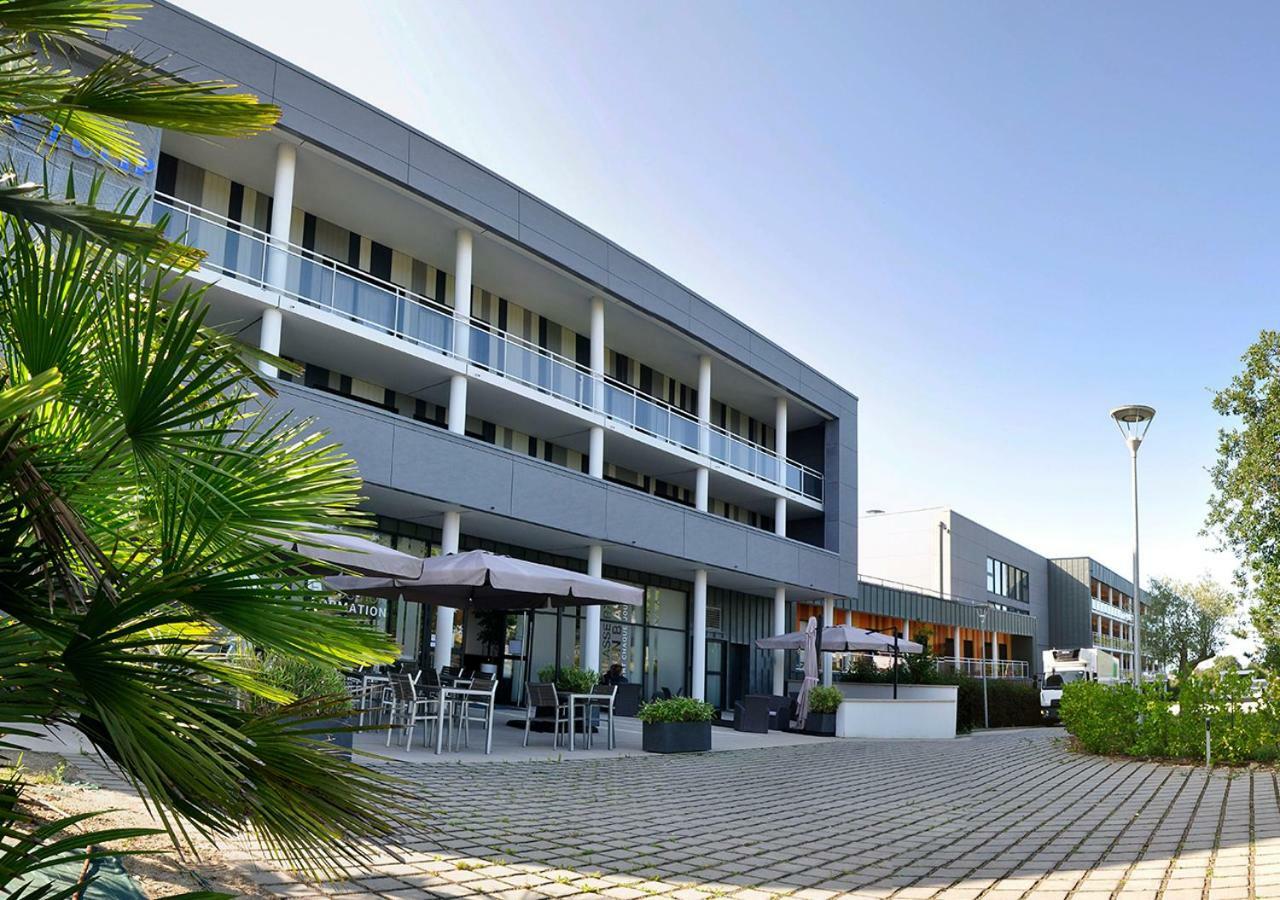 Golden Tulip Pornic Suites- Appart Hotel Ngoại thất bức ảnh