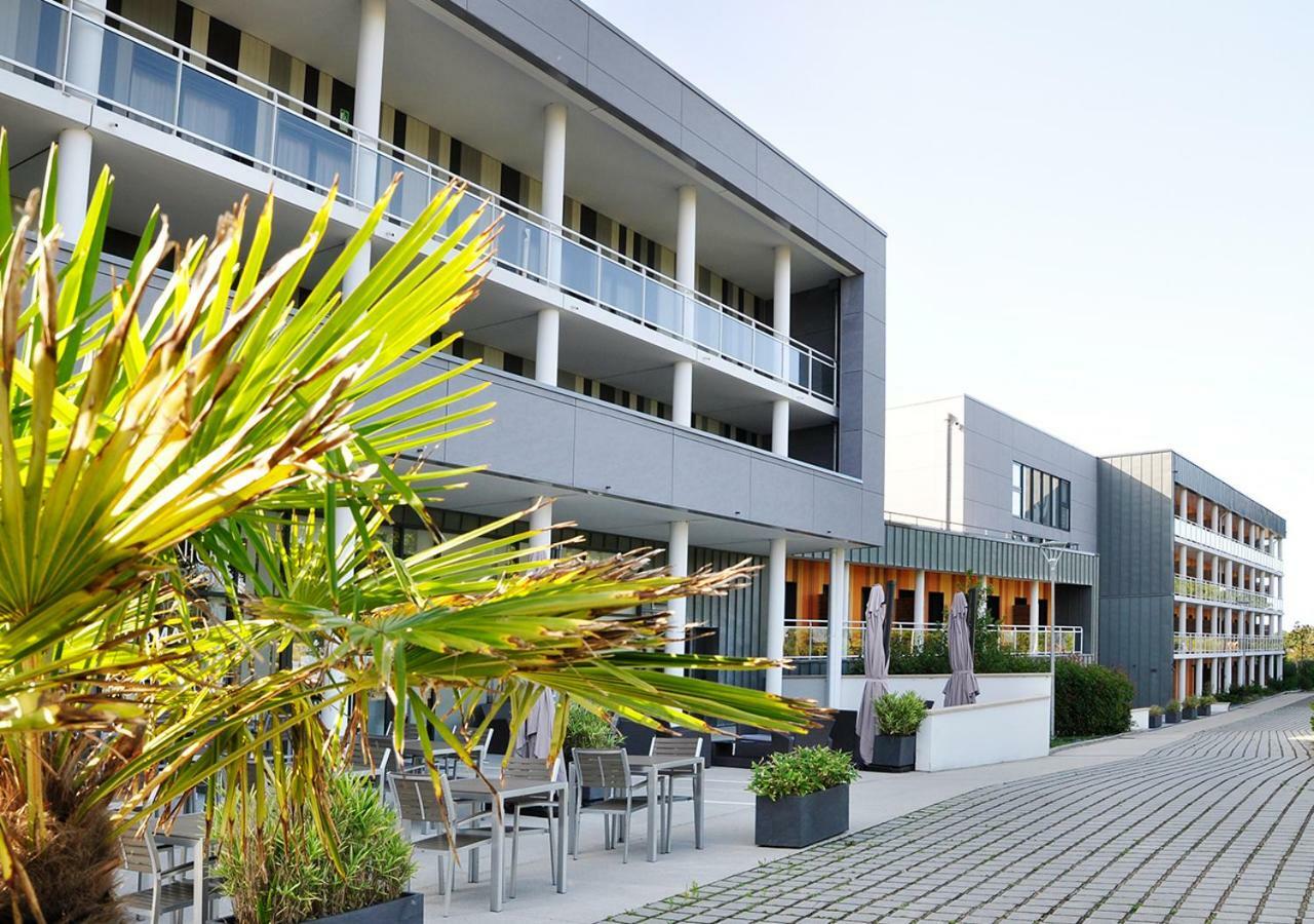 Golden Tulip Pornic Suites- Appart Hotel Ngoại thất bức ảnh
